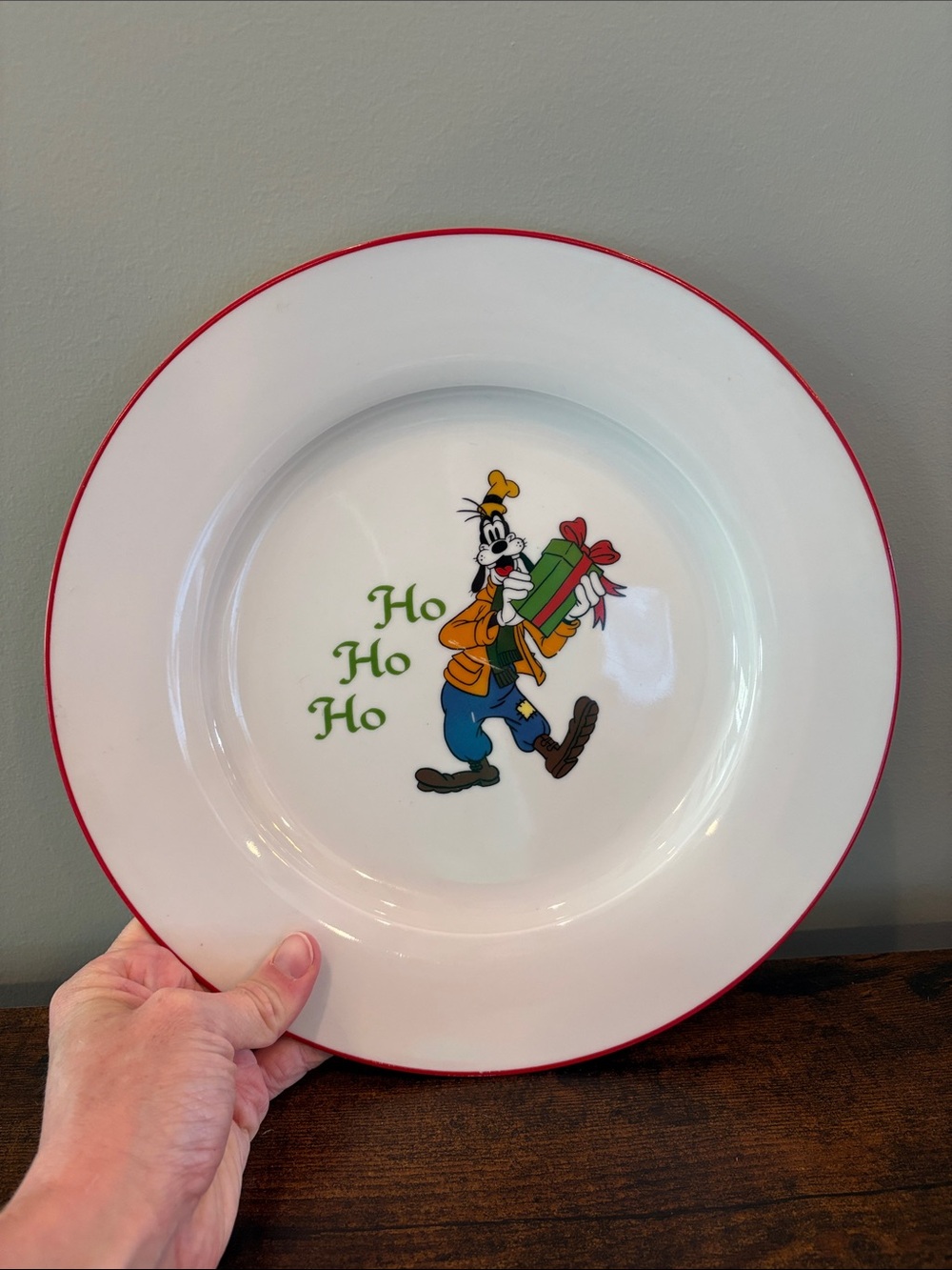 Mickey’s Vintage Holiday Disney Goofy Ho, Ho, Ho Christmas Plate